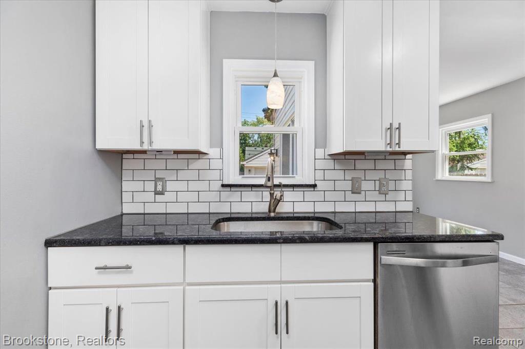 516 N EDGEWORTH Avenue, Royal Oak, MI 48067 — Photo 15