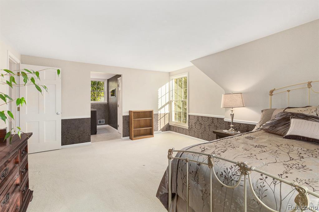 4597 Broughton Drive, Bloomfield Hills, MI 48301 — Photo 31