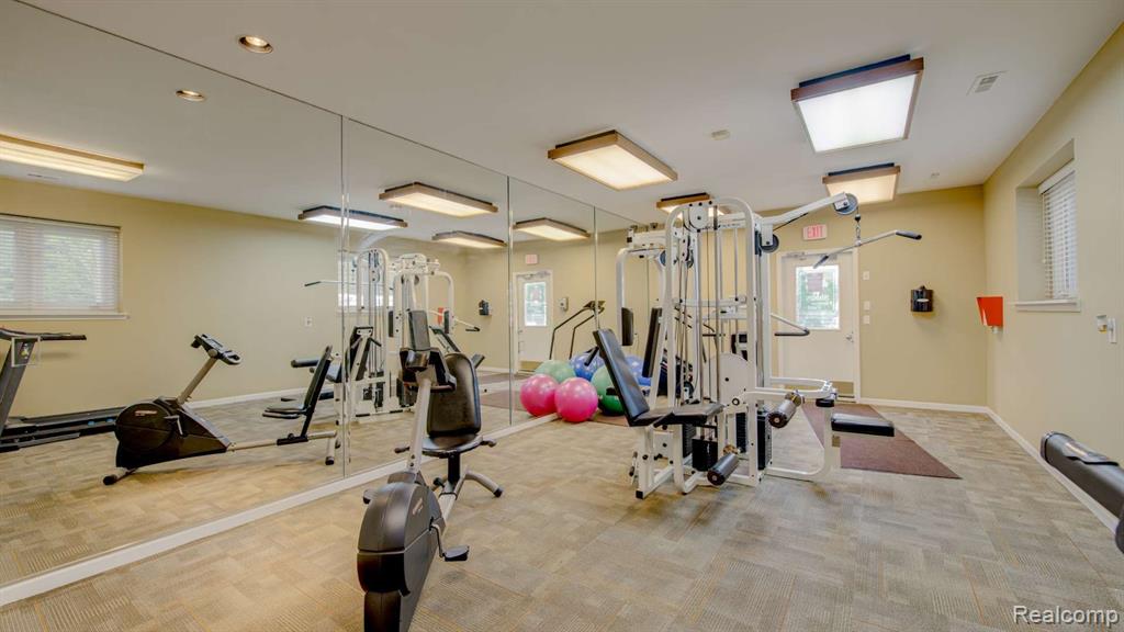50104 AMBLESIDE, Shelby Twp, MI 48315 — Photo 23
