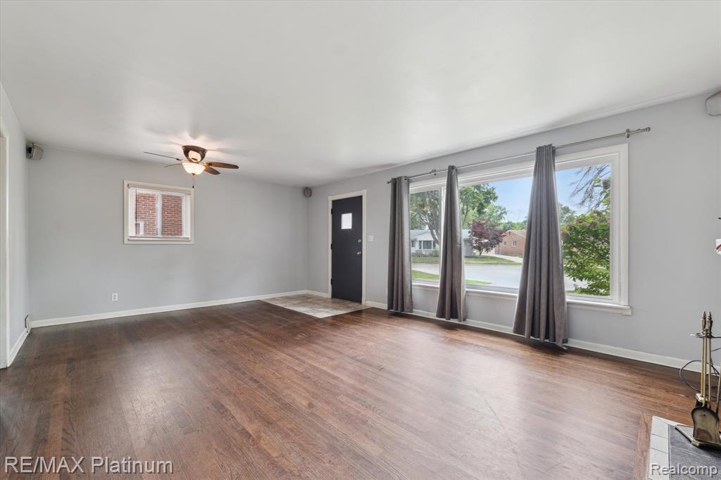 8685 Terri Drive, Westland, MI — Photo 9