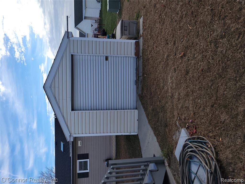 521 Bush Lake Lane, MI — Photo 14