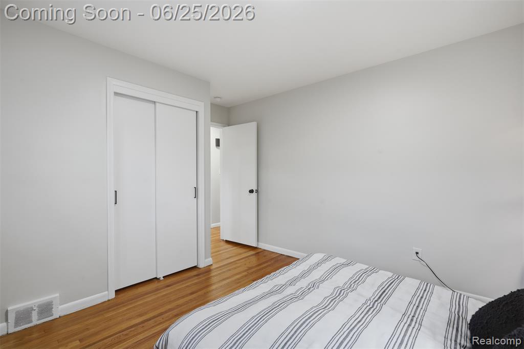 8585 Dixie Lane, Dearborn Heights, MI 48127 — Photo 18