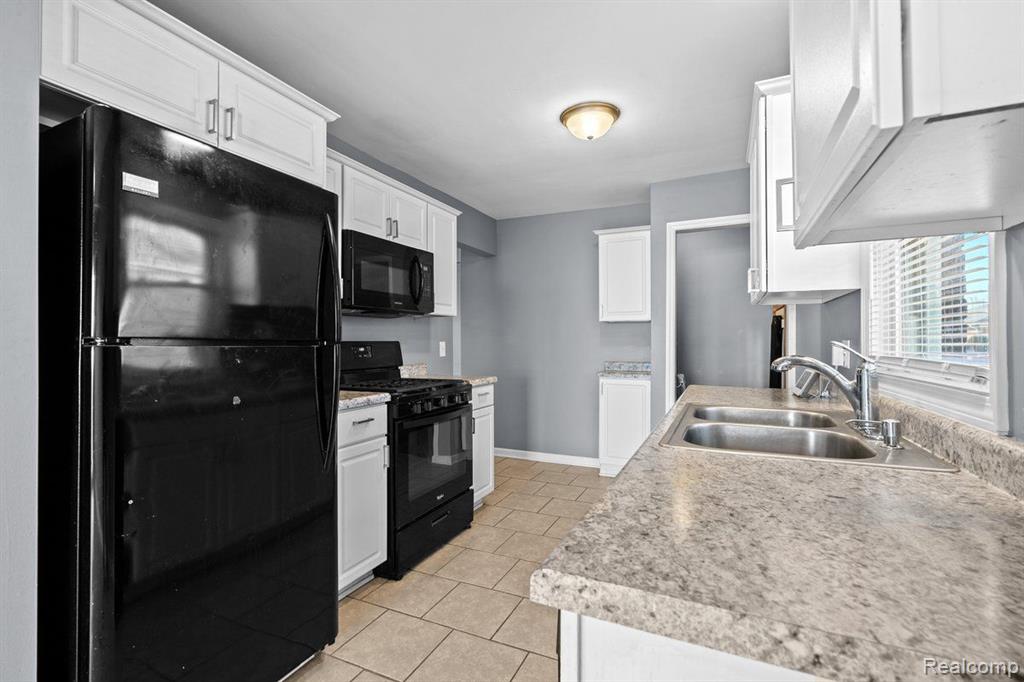 8241 KALTZ, Center Line, MI 48015 — Photo 12