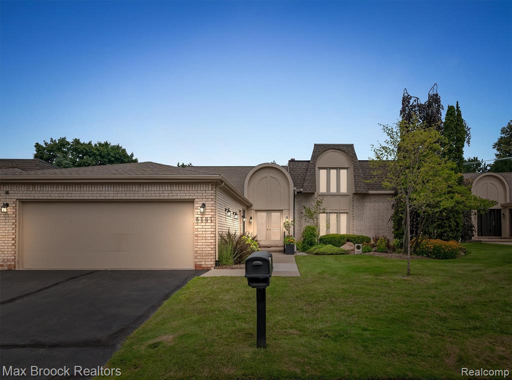 5137 Woodlands Drive, 24, Bloomfield Hills, MI 48302 — front exterior