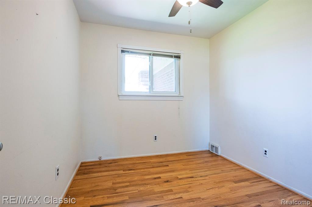 7349 IROQUOIS Street, Westland, MI — Photo 19