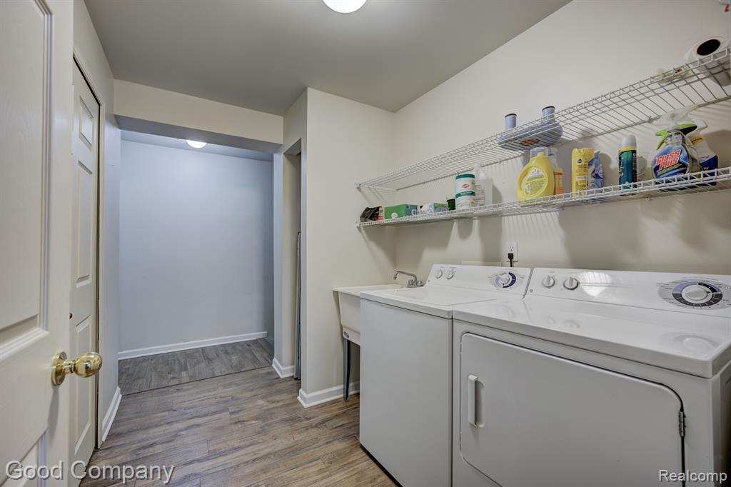 29567 NOTTINGHAM Circle, Livonia, MI 48152 — Photo 17