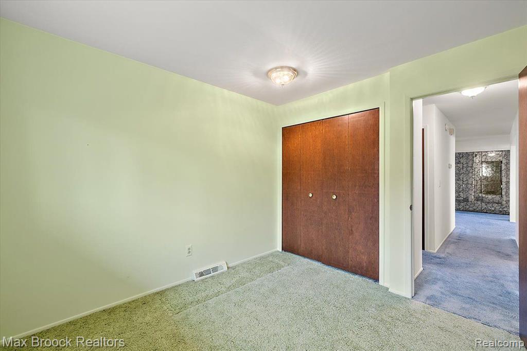 6288 CRESCENT WAY Drive, Troy, MI 48085 — Photo 16