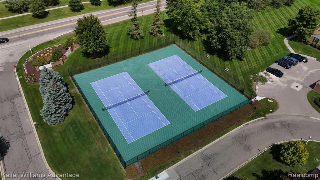 22266 Pondview, Novi, MI — Photo 20