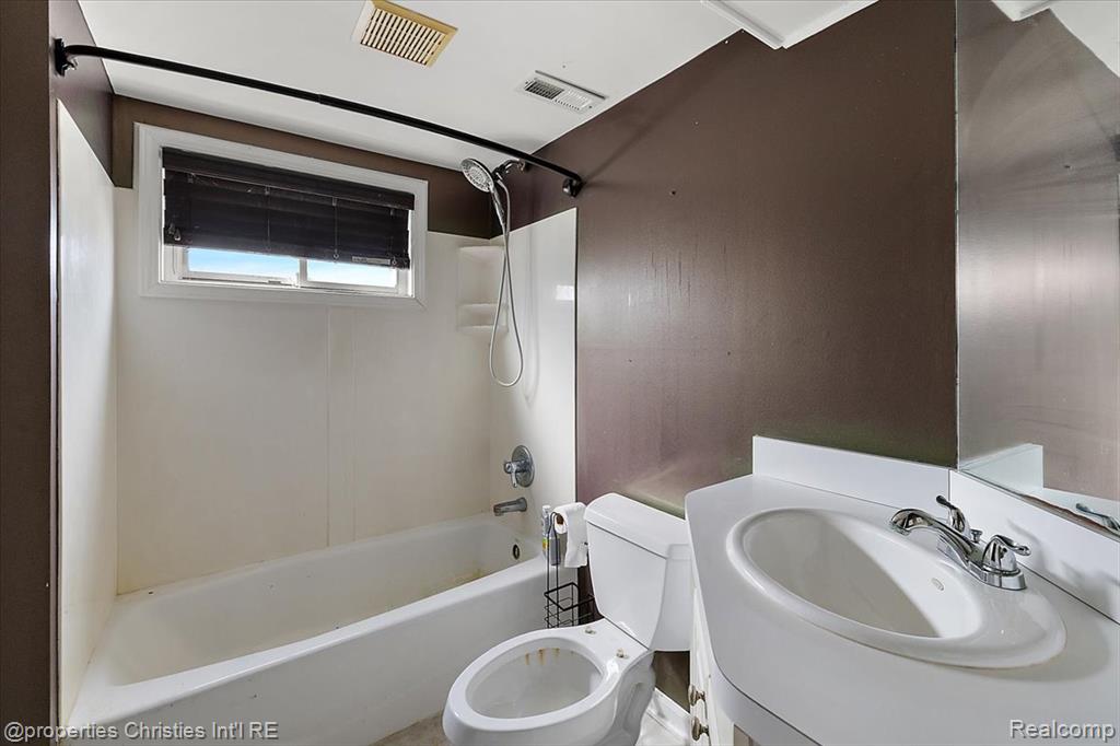 5863 Clarkston Road, Clarkston, MI 48348 — Photo 28