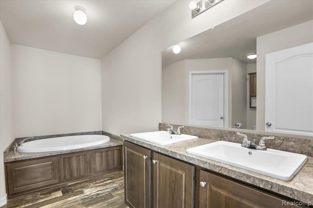 57572 Miller Court, Lenox, MI 48048 — Photo 12