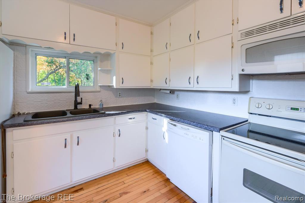 5400 N Center Road, Genesee, MI 48506 — Photo 35