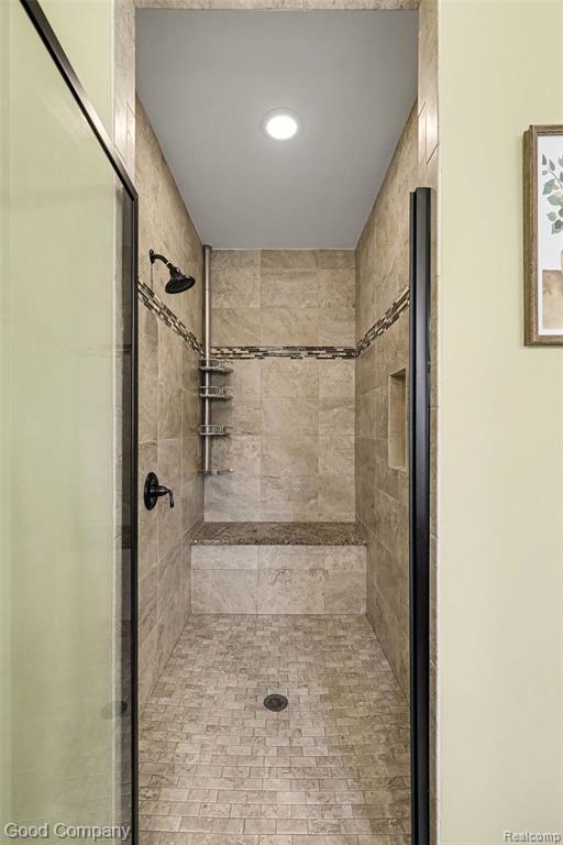 900 Watersmeet Drive, Oxford, MI 48371 — Photo 30