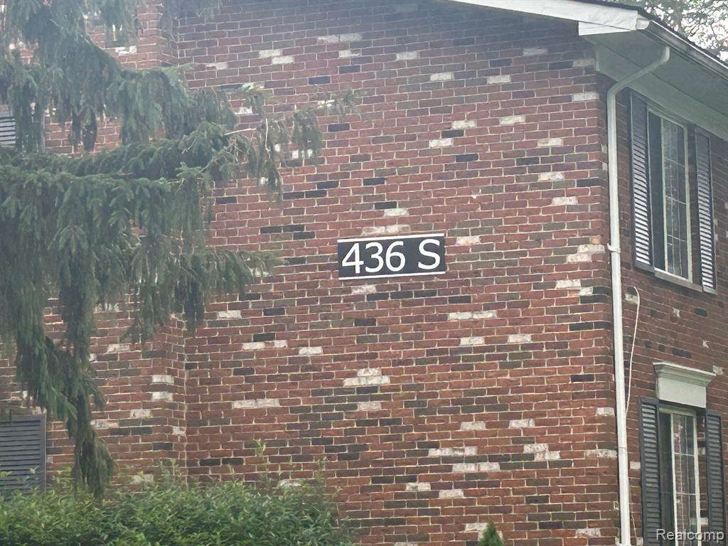 436 S FOX HILLS DR APT 5, Bloomfield Hills, MI 48304 — Photo 2