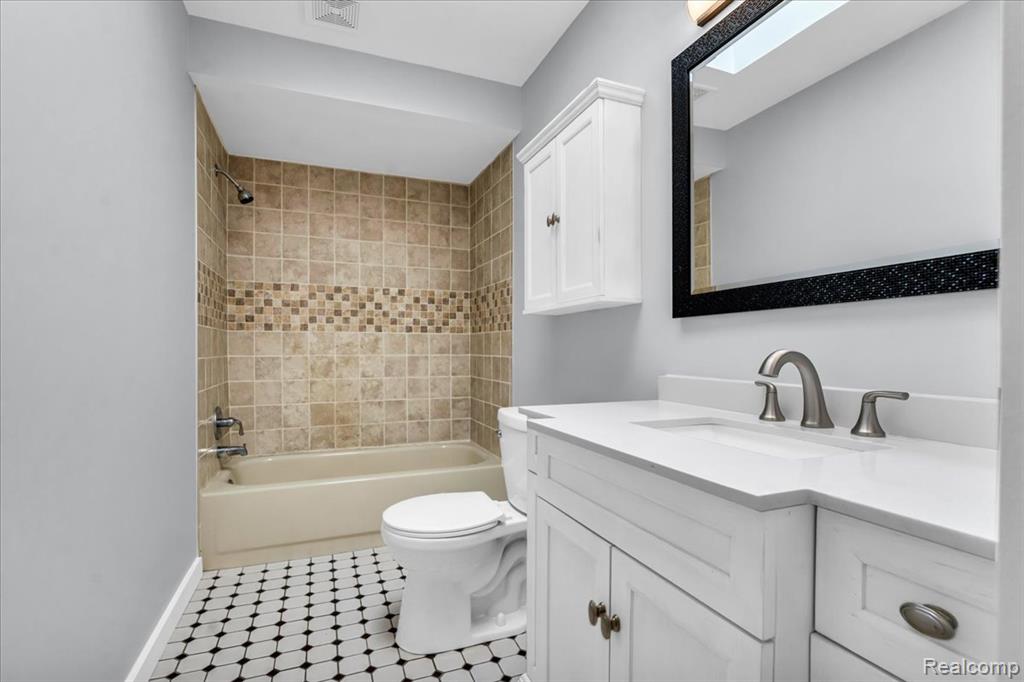 10557 Skeman Road, Brighton, MI 48114 — Photo 13
