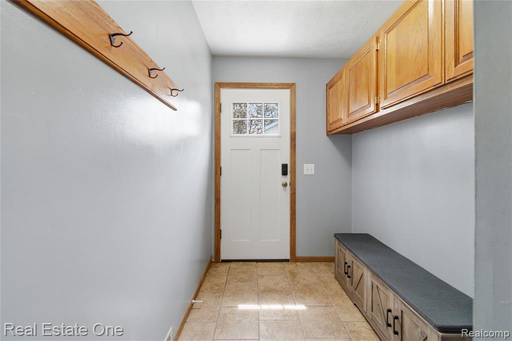 3351 N M 52, Stockbridge, MI 49285 — Photo 2