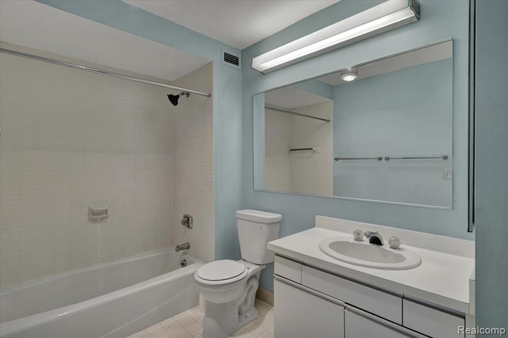 5000 Town Center, 3206, Southfield, MI 48075 — Photo 15