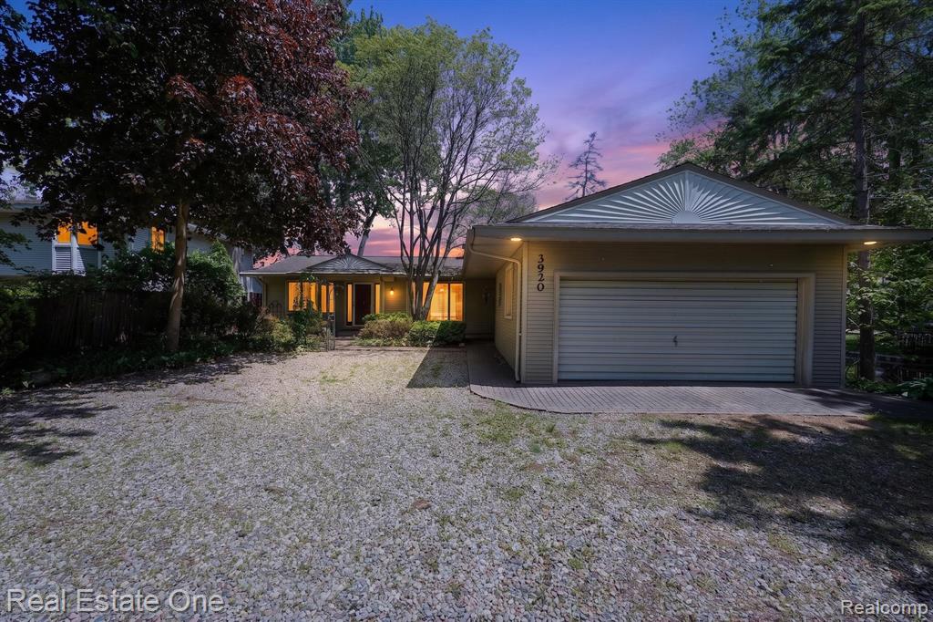 3920 Wint Road, Commerce Twp, MI 48382