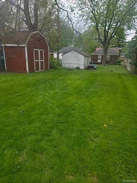 12835 W Parkway Street, Detroit, MI 48223 — Photo 9