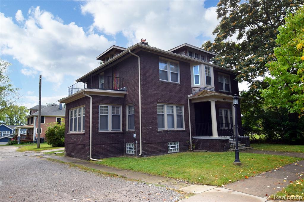 421 University Avenue, Flint, MI 48503 — front exterior