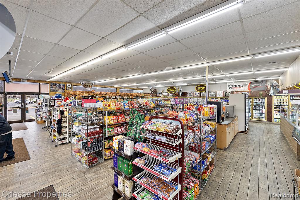 5625 18 MILE Road, Sterling Heights, MI 48314 — Photo 24