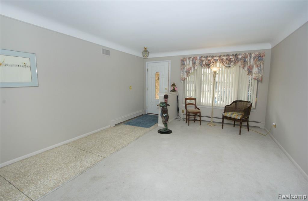 30208 Maplegrove Street, Saint Clair Shores, MI 48082 — Photo 5