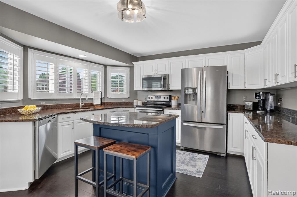46582 Middle Brook Drive, Macomb, MI 48044 — Photo 10