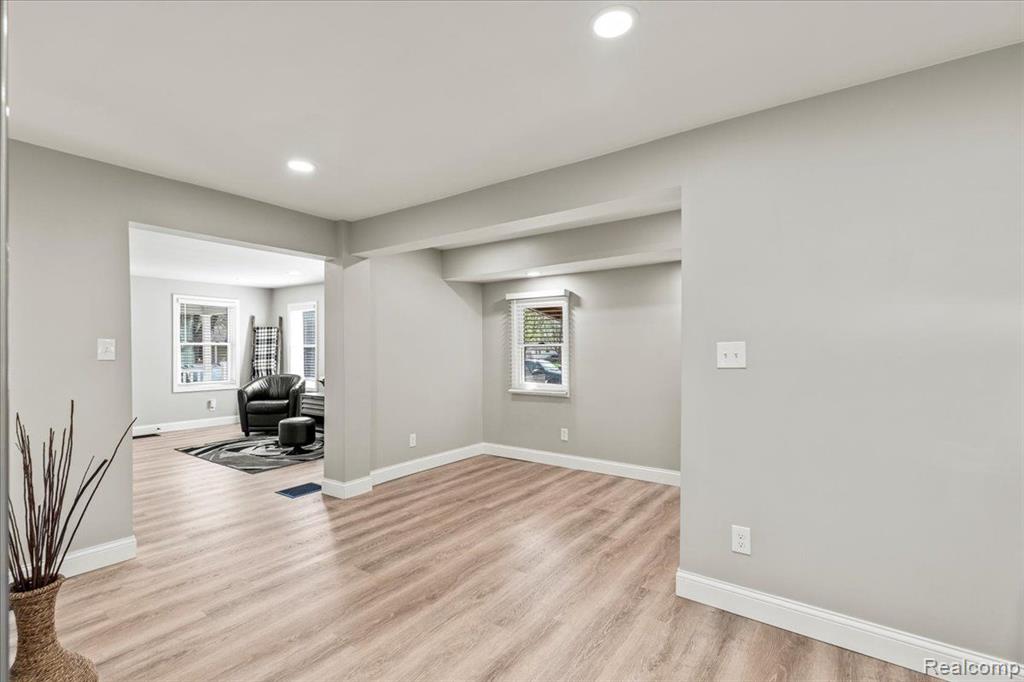 25 PEARL Street, Oxford, MI 48371 — Photo 11
