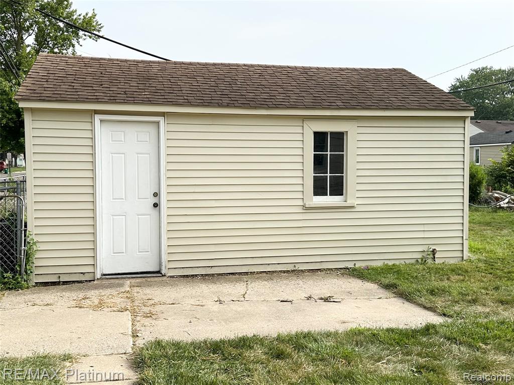 28417 Barton Street, Garden City, MI — Photo 21