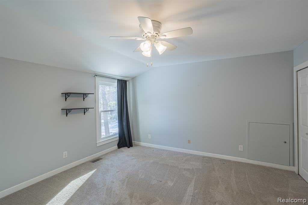 800 Grampian Avenue, Lake Orion, MI 48362 — Photo 28
