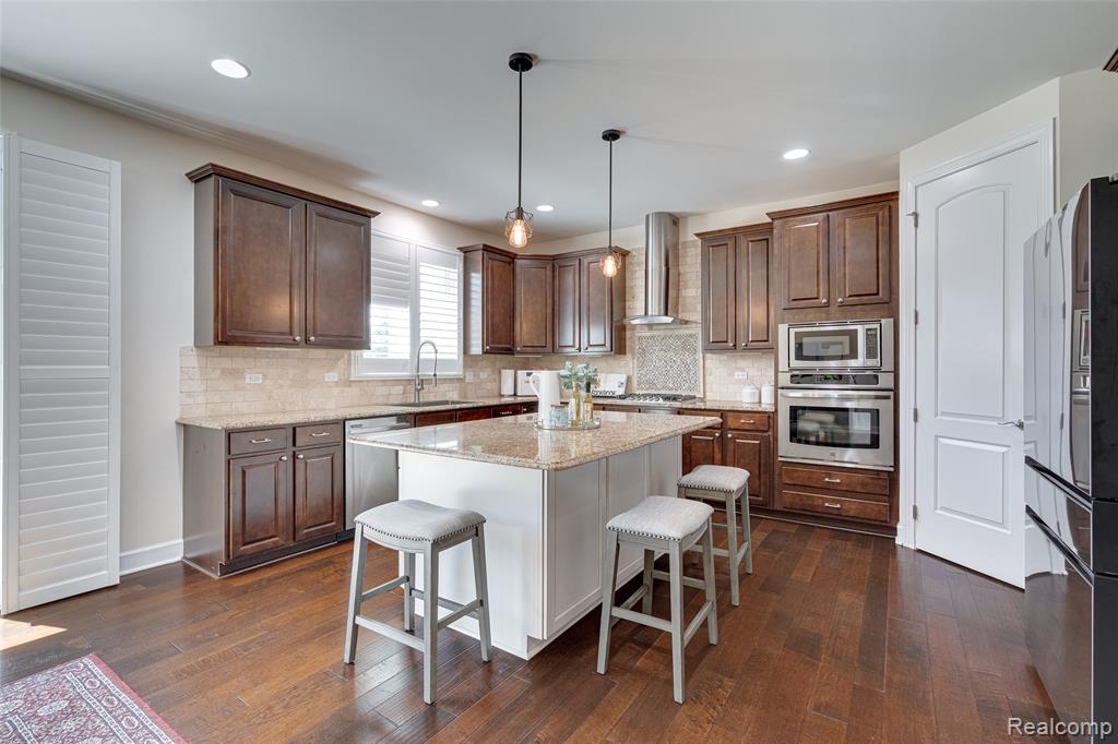 47576 VALENCIA Circle, Novi, MI — Photo 30
