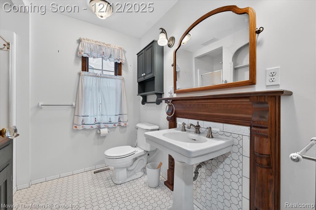 30760 Bayview Drive, Gibraltar, MI — Photo 19
