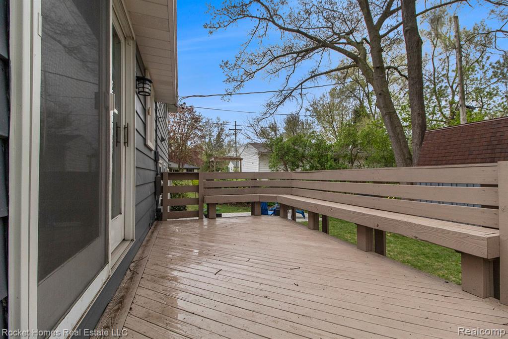 7170 Crestmore Street, West Bloomfield, MI 48323 — Photo 24
