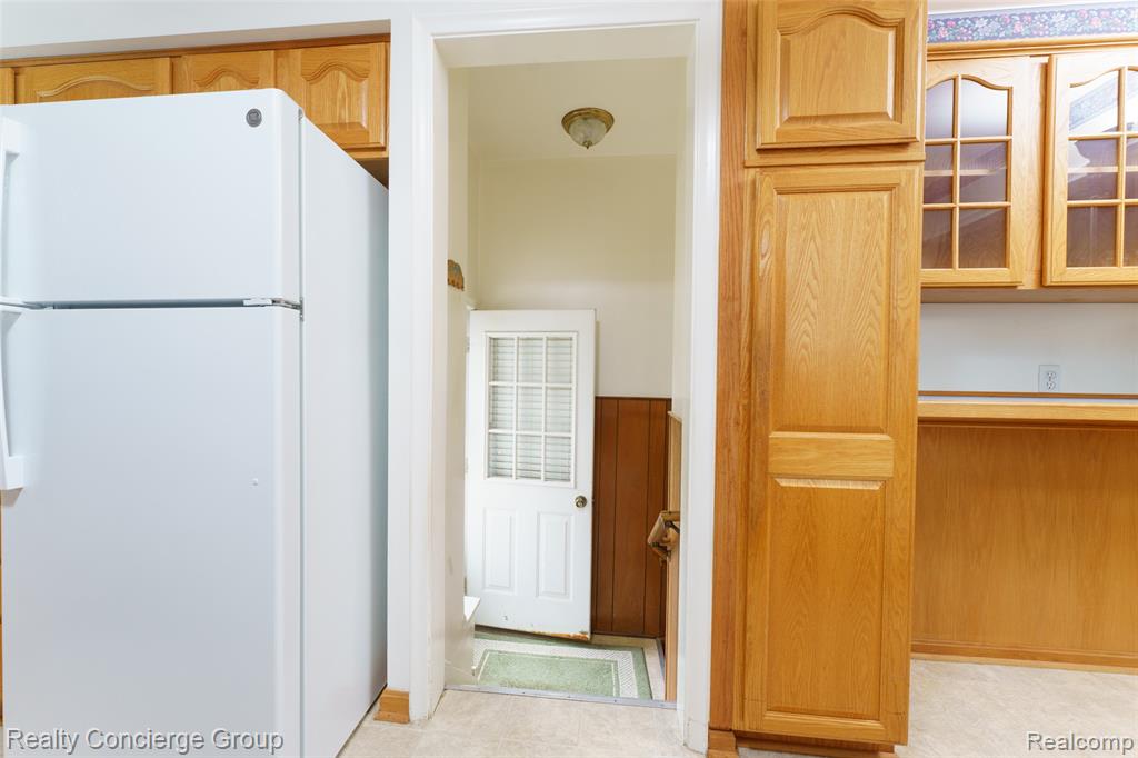 918 Squire Lane, Milford, MI 48381 — Photo 9