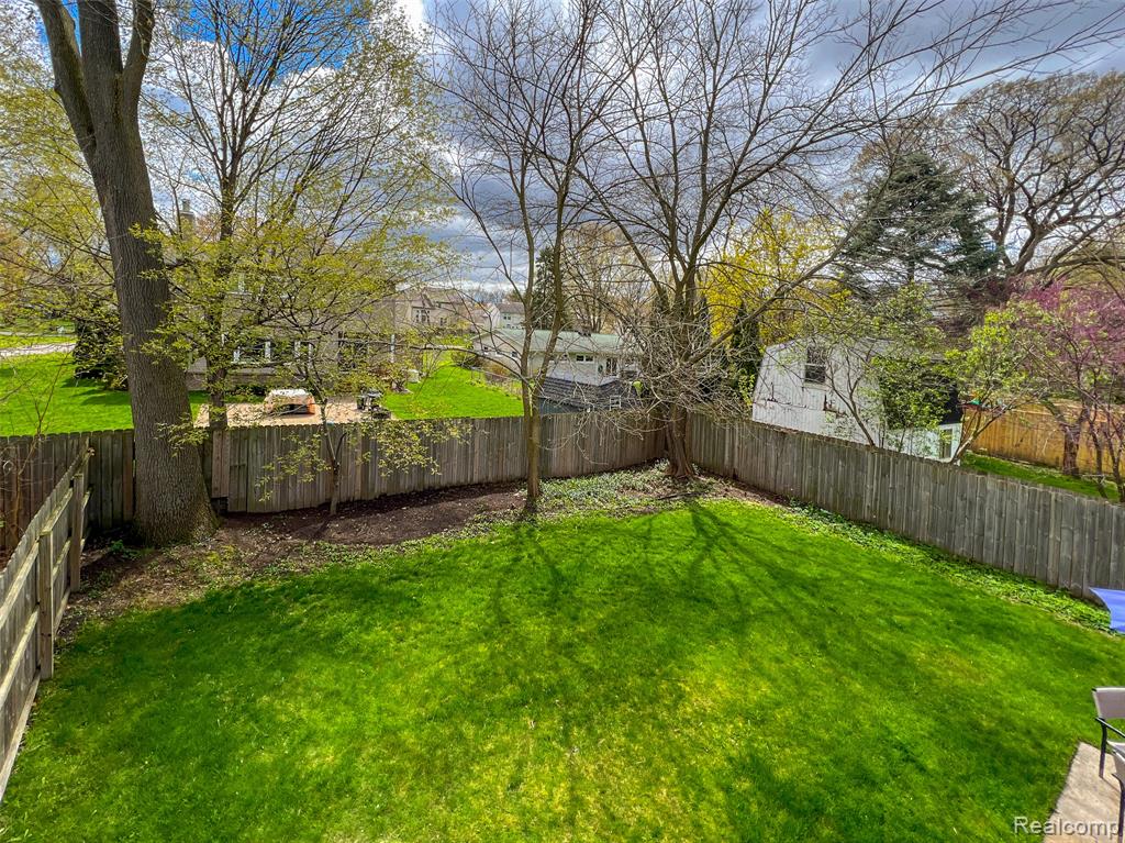8603 Hibbing Street, Commerce Twp, MI 48382 — Photo 25