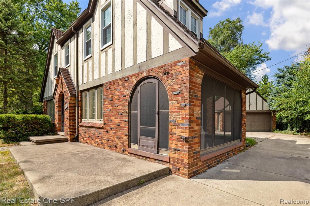 8032 Huntington Road, Huntington Woods, MI — Photo 2