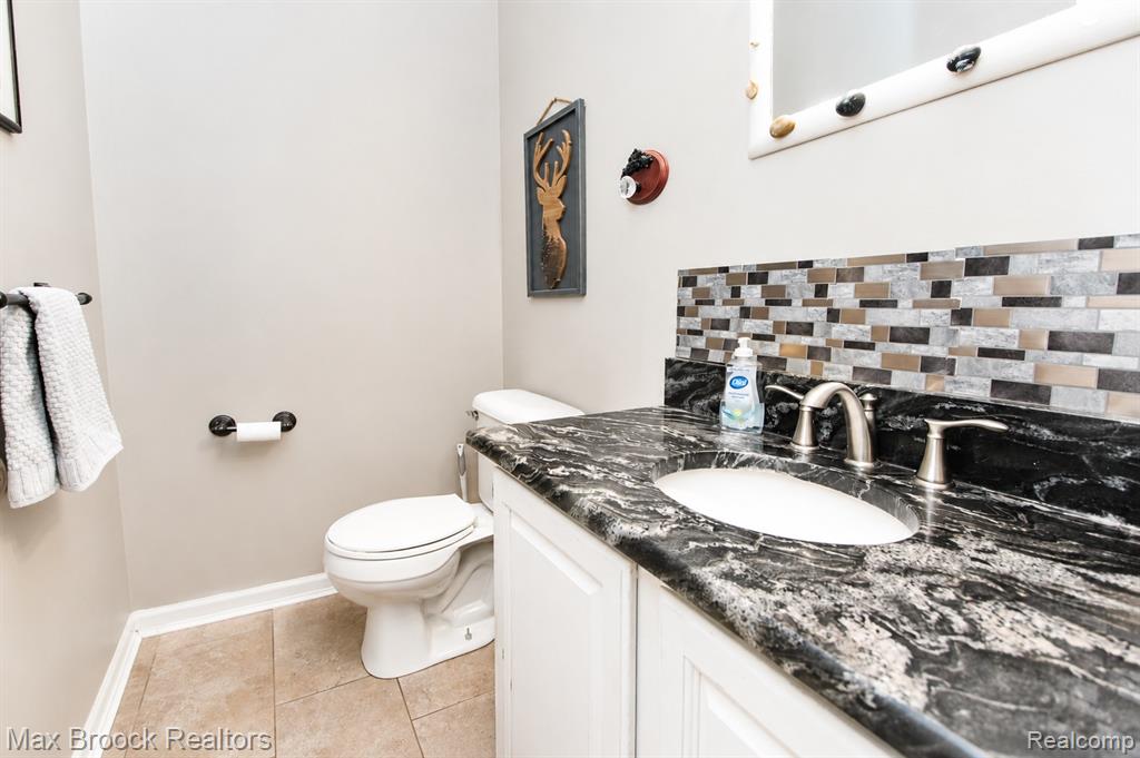 8952 Cynthia Court, Commerce Twp, MI 48382 — Photo 29