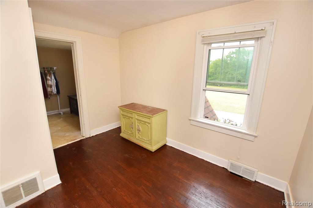 448 Dougherty Place, Flint, MI 48504 — Photo 14