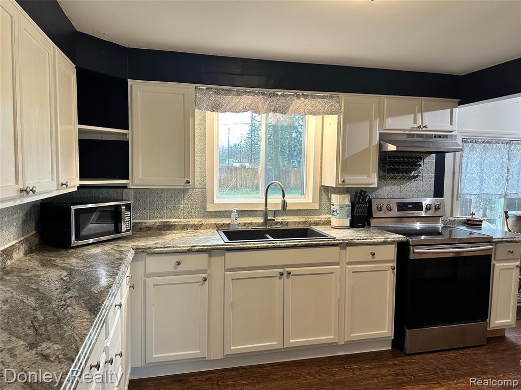 270 S Fulton Street, Sandusky, MI 48471 — Photo 3