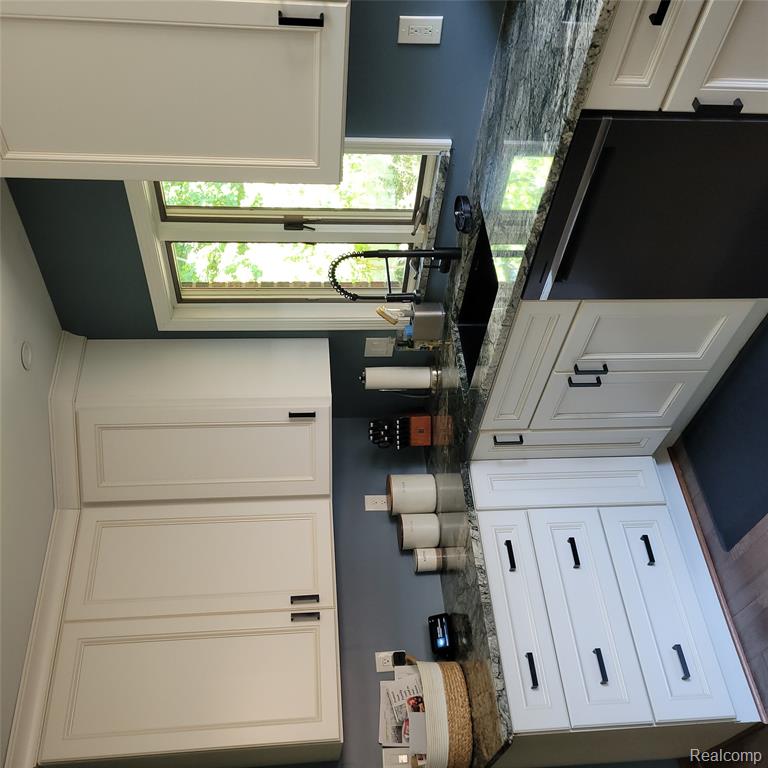 24640 Huron River Drive, Rockwood, MI — Photo 8