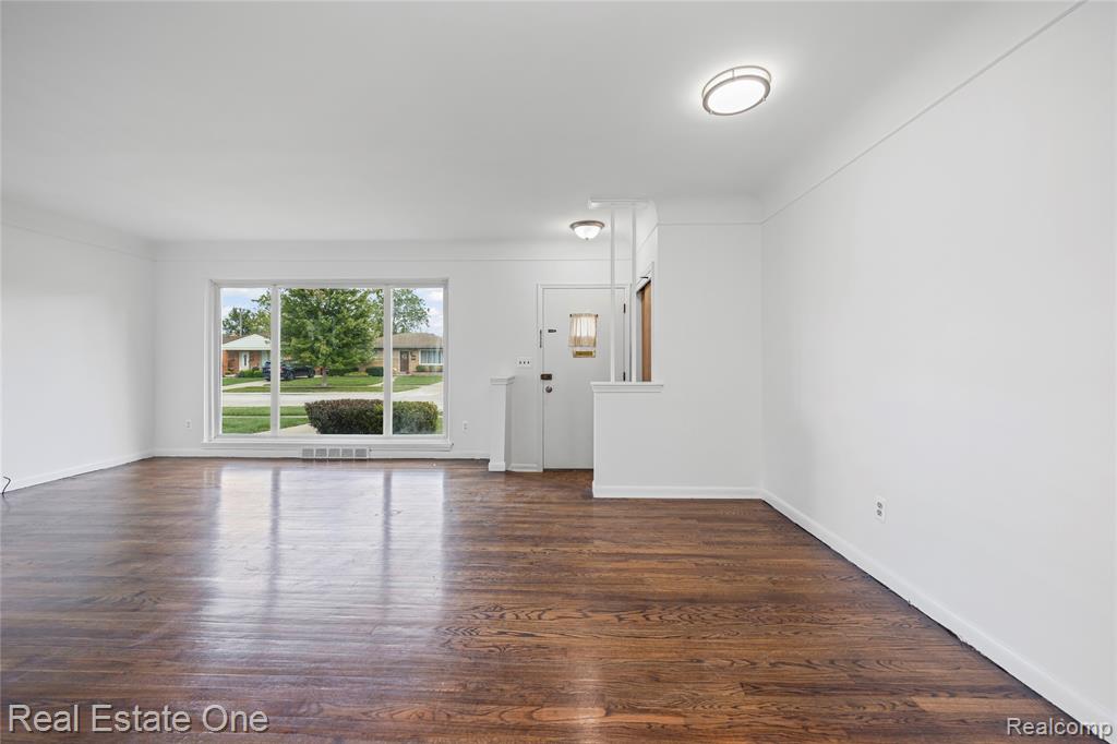 8177 Gary Avenue, Westland, MI — Photo 13