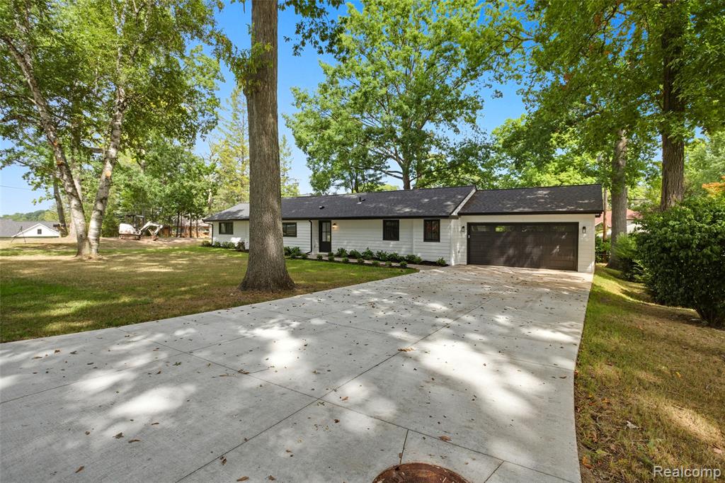 5190 Westcombe Lane, West Bloomfield, MI 48324 — Photo 34