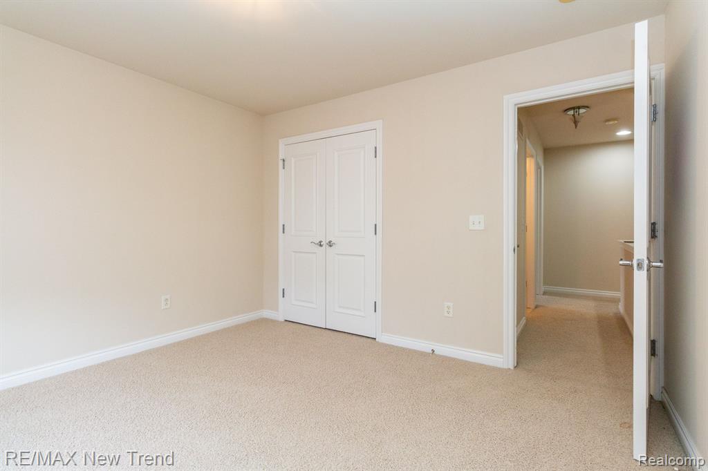 29319 DOUGLAS Drive, Novi, MI 48377 — Photo 27