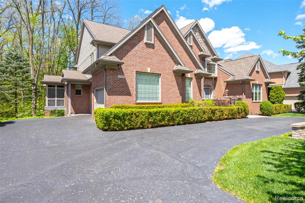4502 Forest Edge Lane, West Bloomfield, MI 48323 — Photo 4