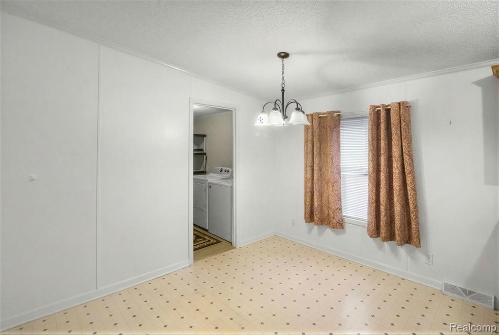 13499 Heritage Street, Carleton, MI 48117 — Photo 9