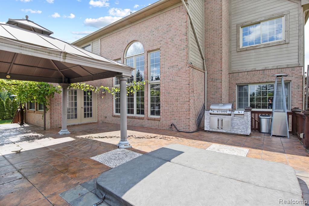 8950 WOODLORE SOUTH Drive, Plymouth, MI 48170 — Photo 59