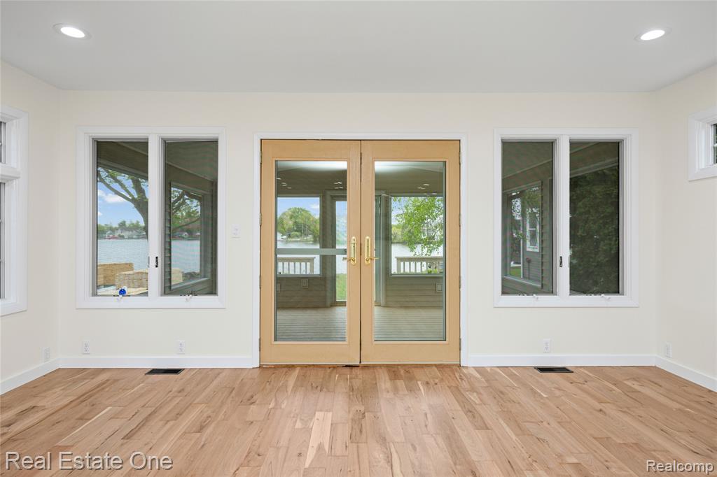 9047 Gale Road, White Lake, MI — Photo 23