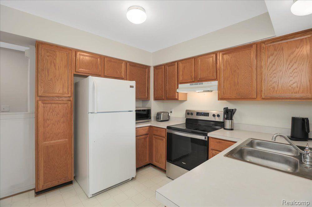 1653 Bennington Court, Canton, MI 48188 — Photo 14