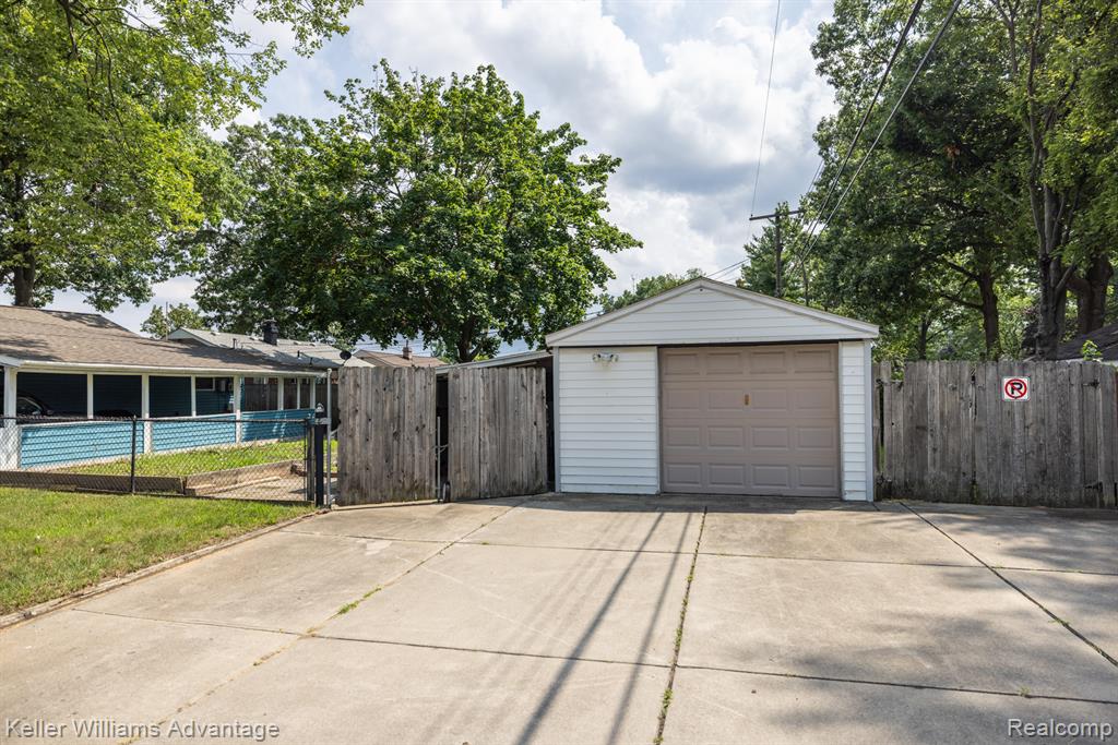 5981 N Dowling Street, Westland, MI — Photo 29