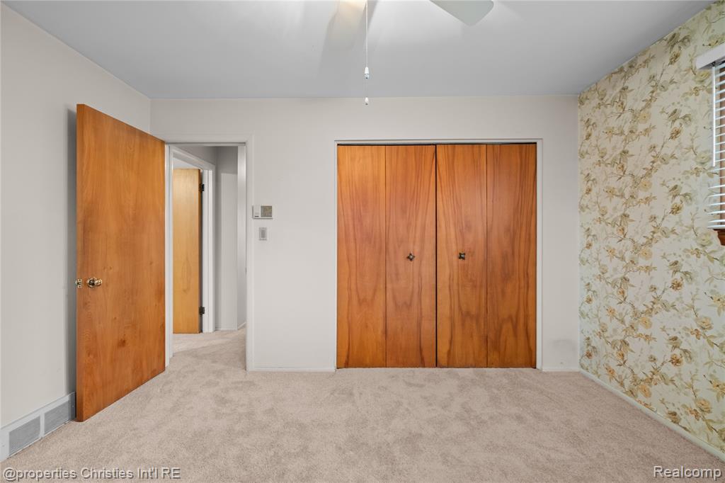 7479 Carrousel Boulevard, Westland, MI — Photo 17