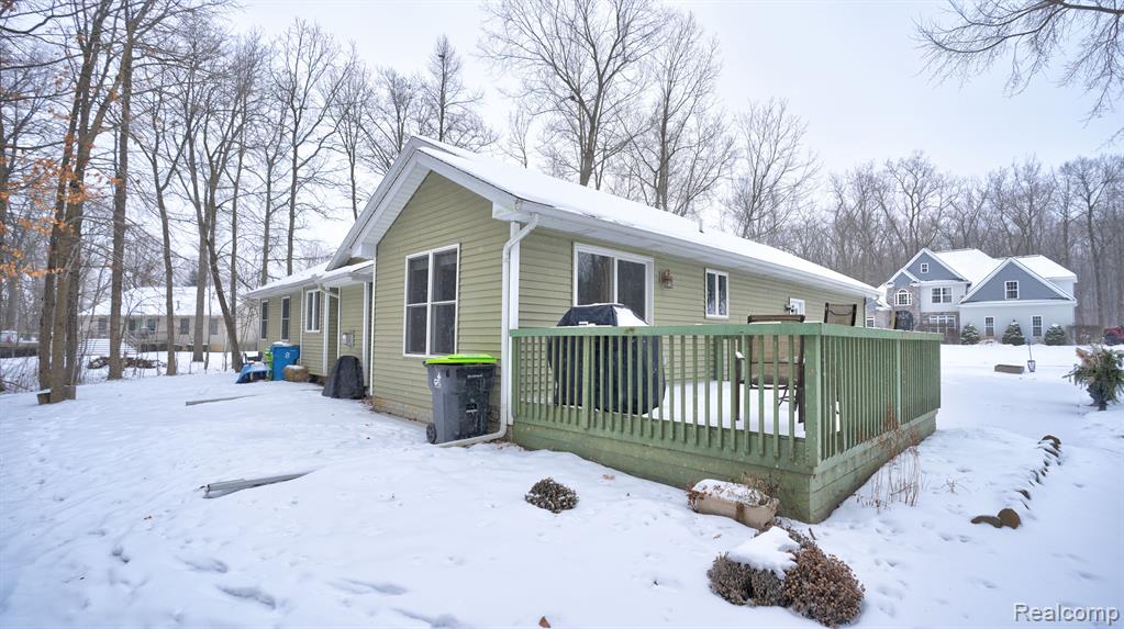 9270 OAKVIEW Drive, Swartz Creek, MI 48473 — Photo 2